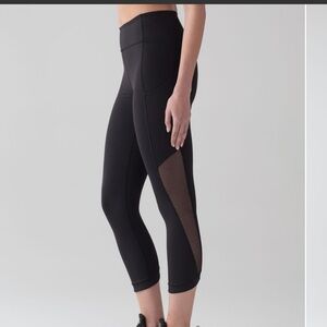 Lululemon Sole Training Crop Size 6